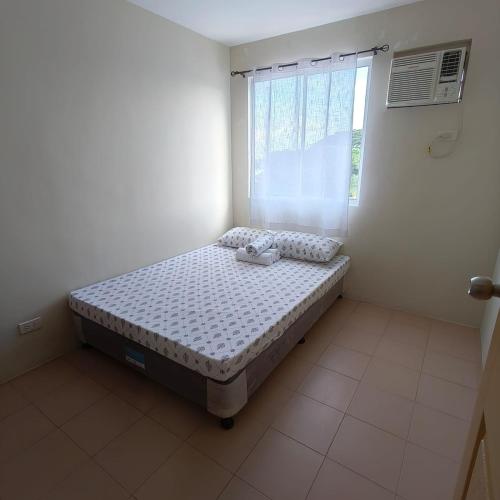 Rae Condo at Marina Spatial Seaview and Mountain View