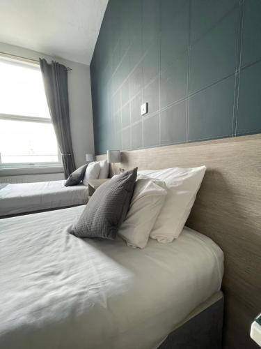 The Whittington & Cat