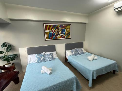 Cozyvilla at 81 Newport Blvd walk to NAIA T3 Marriott & Resorts World Casino & Newport Mall for 5 Pax FREE PARKING!!!