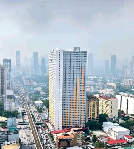 Sky Condotel Staycation