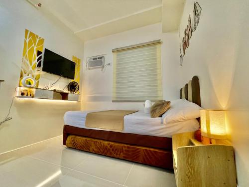 Sky Condotel Staycation