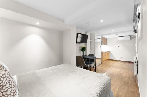 Alexander Apartments