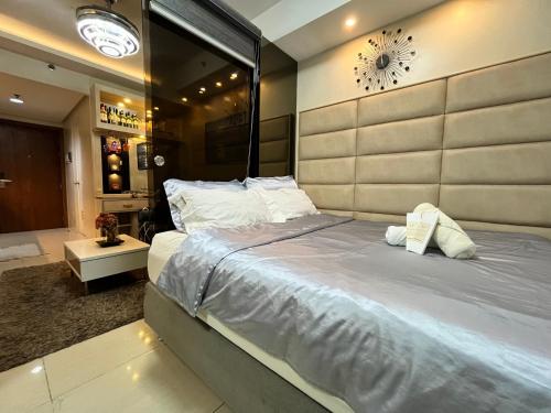 Bren Staycation in Shell Residences MOA