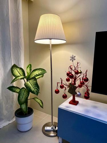 Wanderlust Getaway at Serin East Tagaytay hi-flr, balcony & own parking