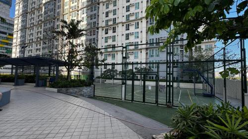 2 Bedroom Unit with Queen-sized Beds near NAIA T3