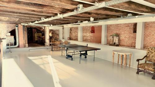 Top-notch apartment along canal in historic centre