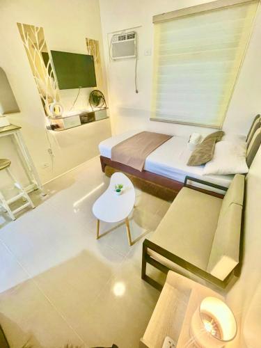 Sky Condotel Staycation