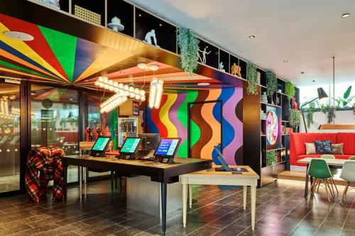 CitizenM London Victoria Station