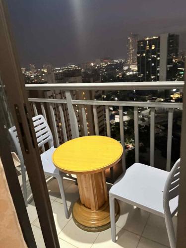 Arlowes at 20f Grand Residences Cebu