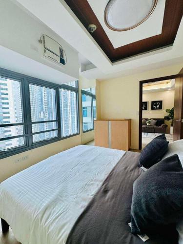 Studio in Eastwood City with Free Pool, Parking & Netflix