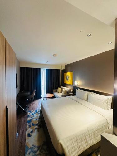 MADR Excellence at Novotel Manila Hotel Residence Acqua