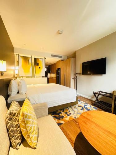 MADR Excellence at Novotel Manila Hotel Residence Acqua