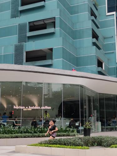 One Uptown Opposite of grandhyatt hotel manila Taguig city