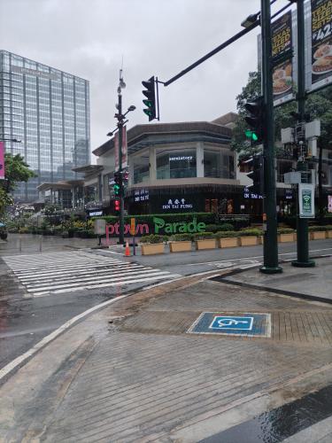 One Uptown Opposite of grandhyatt hotel manila Taguig city