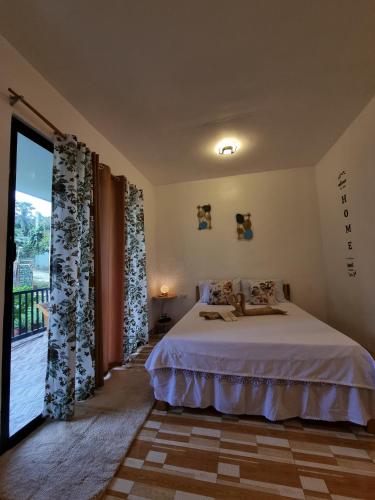 Isla Cove Guest House