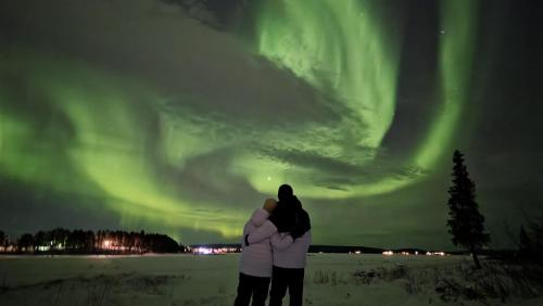Aurora River Camp Glass igloos & cabins