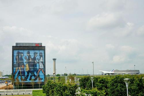CitizenM Paris Charles de Gaulle Airport Hotel