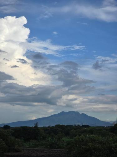 El Nissi Staycation, FAMILY & CONTEMPORARY CABIN, Adjacent Rooms, Enchanted Kingdom