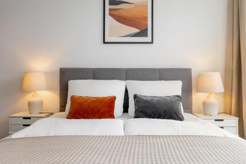 Global Living - Design Apartment I Rathausplatz I Kitchen I Augsburg