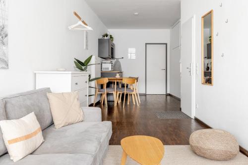 Global Living - Design Apartment I Rathausplatz I Kitchen I Augsburg