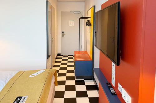 Holiday Inn - the niu, Form Stuttgart Feuerbach