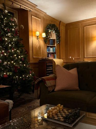 Three Cocks Coaching Inn