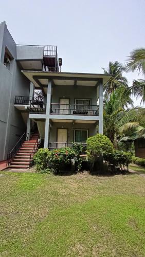 Suki Beach Resort Standard Aircon Room D