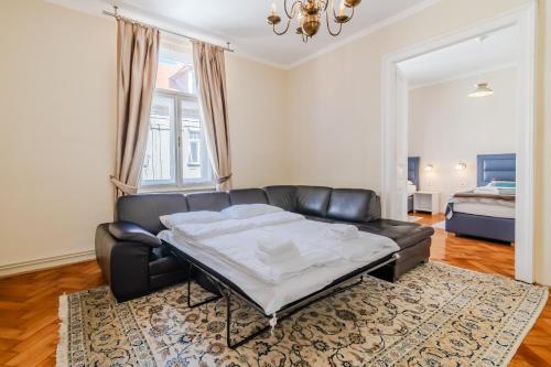 Apartments & Rooms Flowers