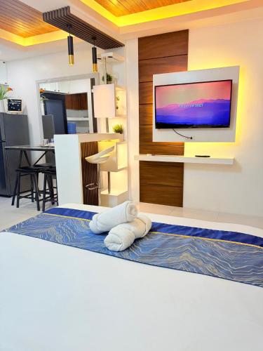DJS Home Studio Gensan Netflix, free wifi, hot&cold shower, near Airport