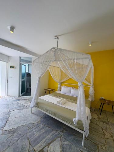 Lonos Circle Private Garden