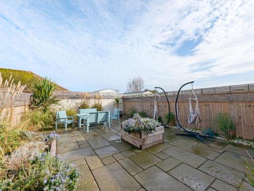 Sanderling House, walk to beach