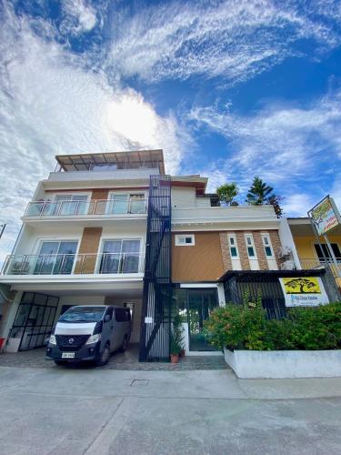 Villa Talisay Streetside Studio