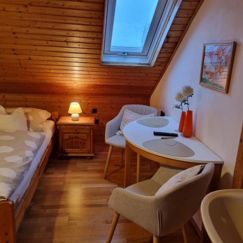 Gastezimmer Aschenbrenner