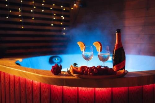 Domki KOLONIA LEŚNA z sauną i gorącą balią