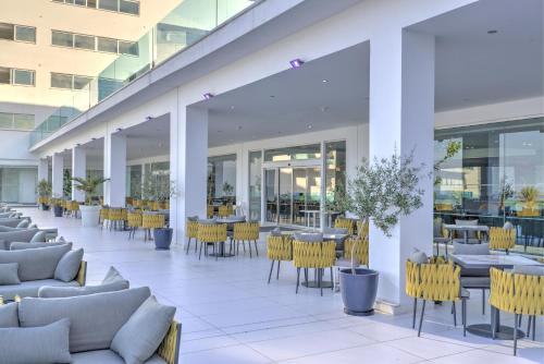 King Evelthon Beach Hotel and Resort