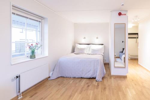 Easy Livin' Apartment Hotel by Stubor