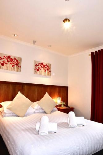 Riverside Hotel Bed and Breakfast