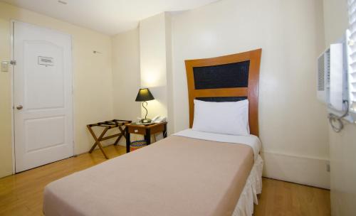 Spaces Hotel Makati People & Pets