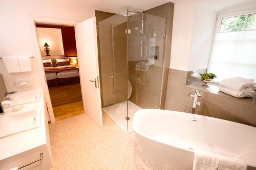 Schlosshotel Hugenpoet