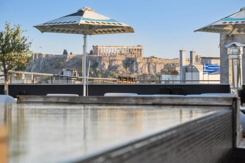 Skylark, Aluma Hotel & Resort