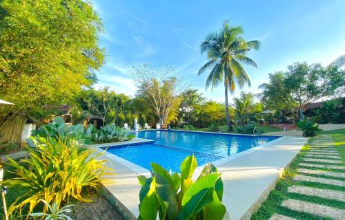 Banlaw Pool & Garden