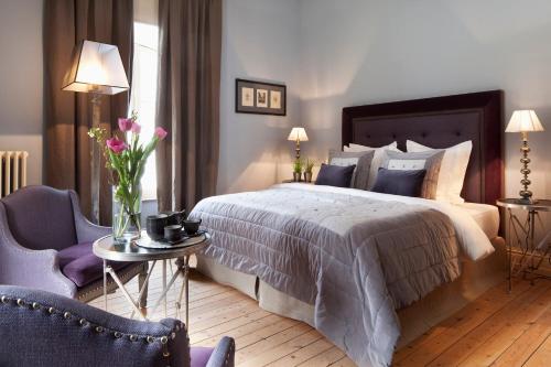 Chateau De La Marine