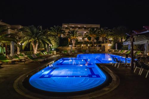 Crithoni's Paradise Hotel