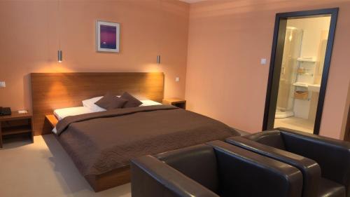 Aston Business Hotel