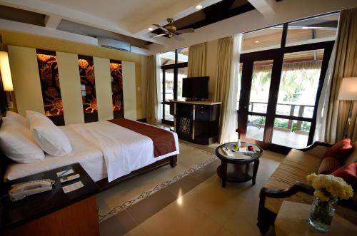 Henann Resort Alona Beach