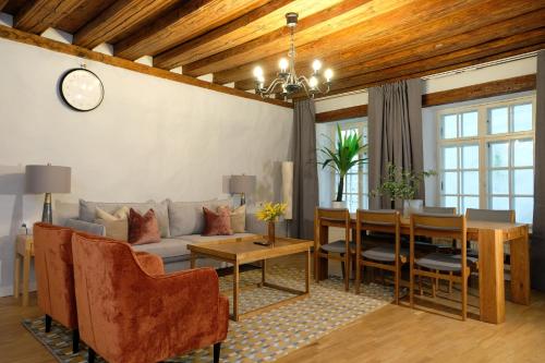 Tallinn City Apartments - Town Hall Square