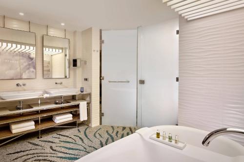 Paragraph Resort & Spa Shekvetili, Autograph Collection