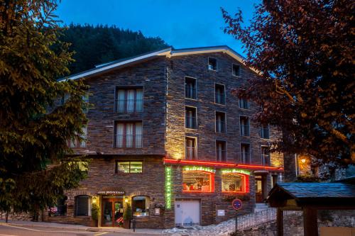 Montane Hotel