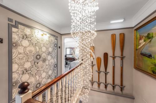 Riverside Inn Guest House