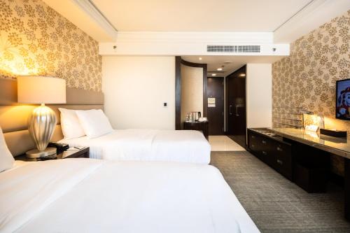 Crimson Hotel Filinvest City Manila